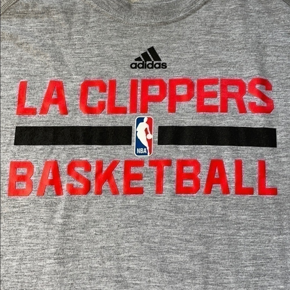 𝅺🏀ADIDAS🏀 graphic tee LA Clippers size 2X